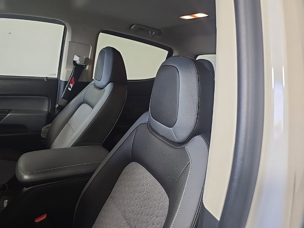 Used 2022 Chevrolet Colorado Z71 w/ Safety Package image 16