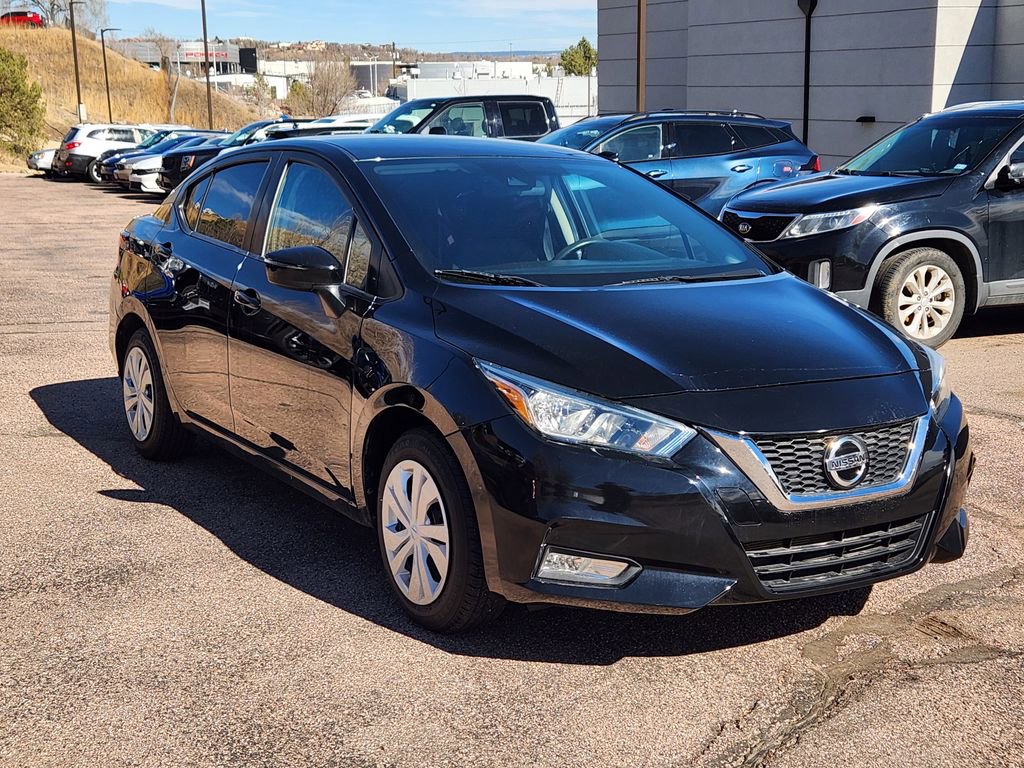 Used 2021 Nissan Versa SV image 3