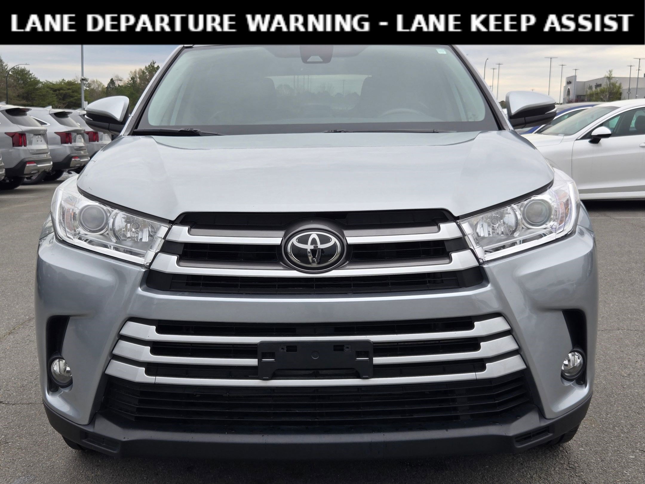 Used 2019 Toyota Highlander XLE image 2