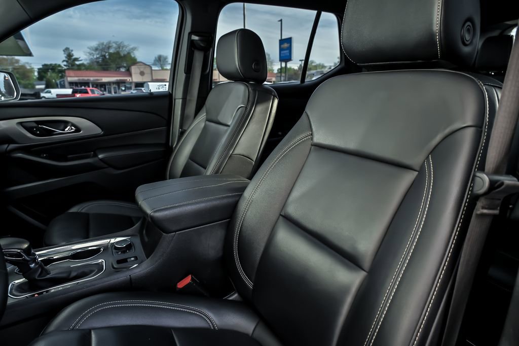 Used 2023 Chevrolet Traverse LT w/ LT Premium Package AWD/4WD image 16