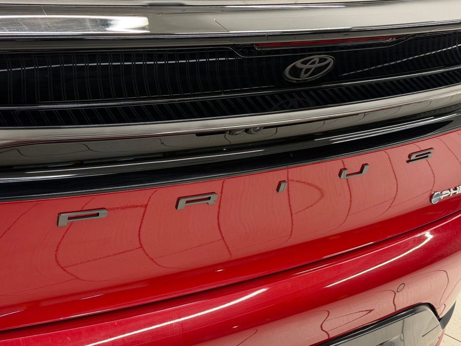 Used 2025 Toyota Prius Plug-In Hybrid w/ Limited Premium Package image 36