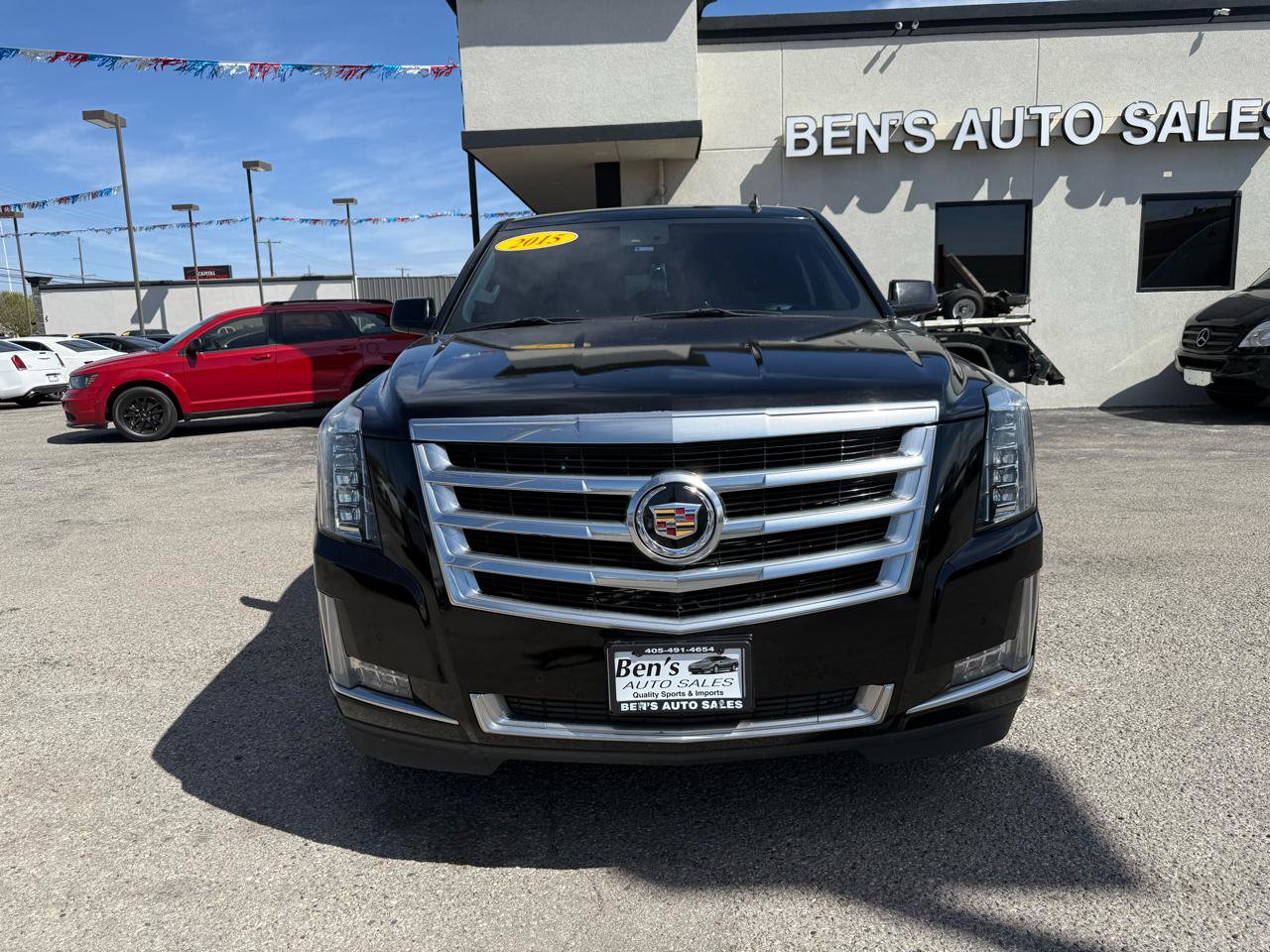 Used 2015 Cadillac Escalade Luxury RWD image 3