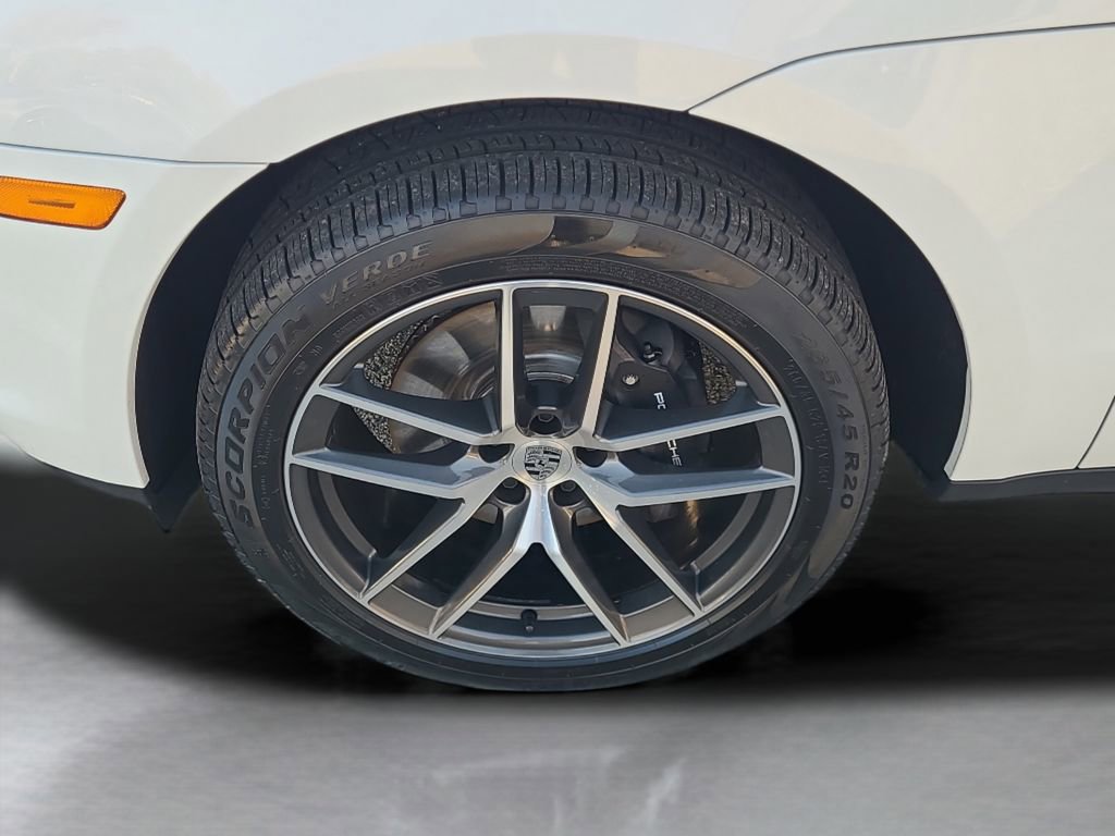 Used 2025 Porsche Macan image 10