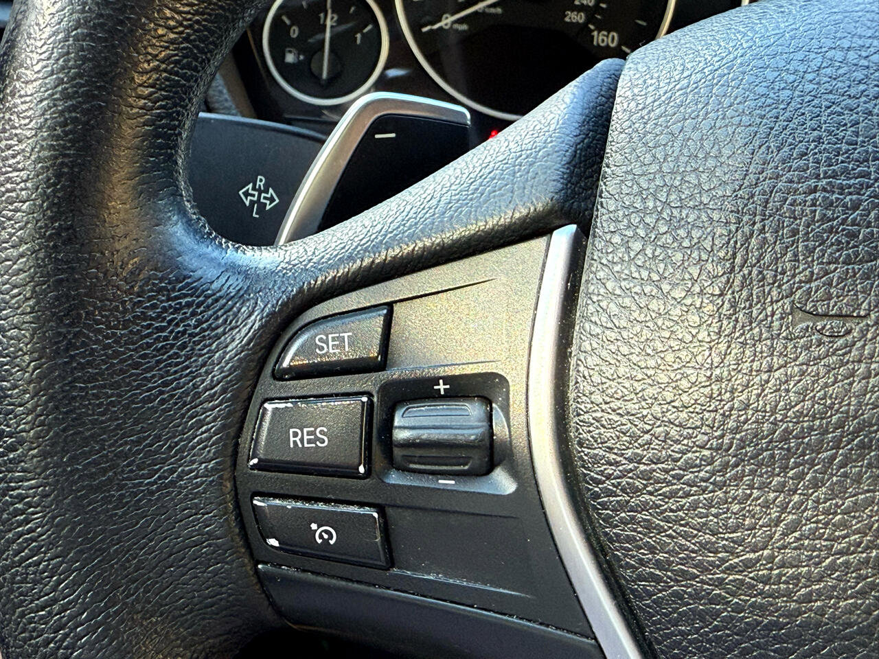 Used 2018 BMW 330e image 30