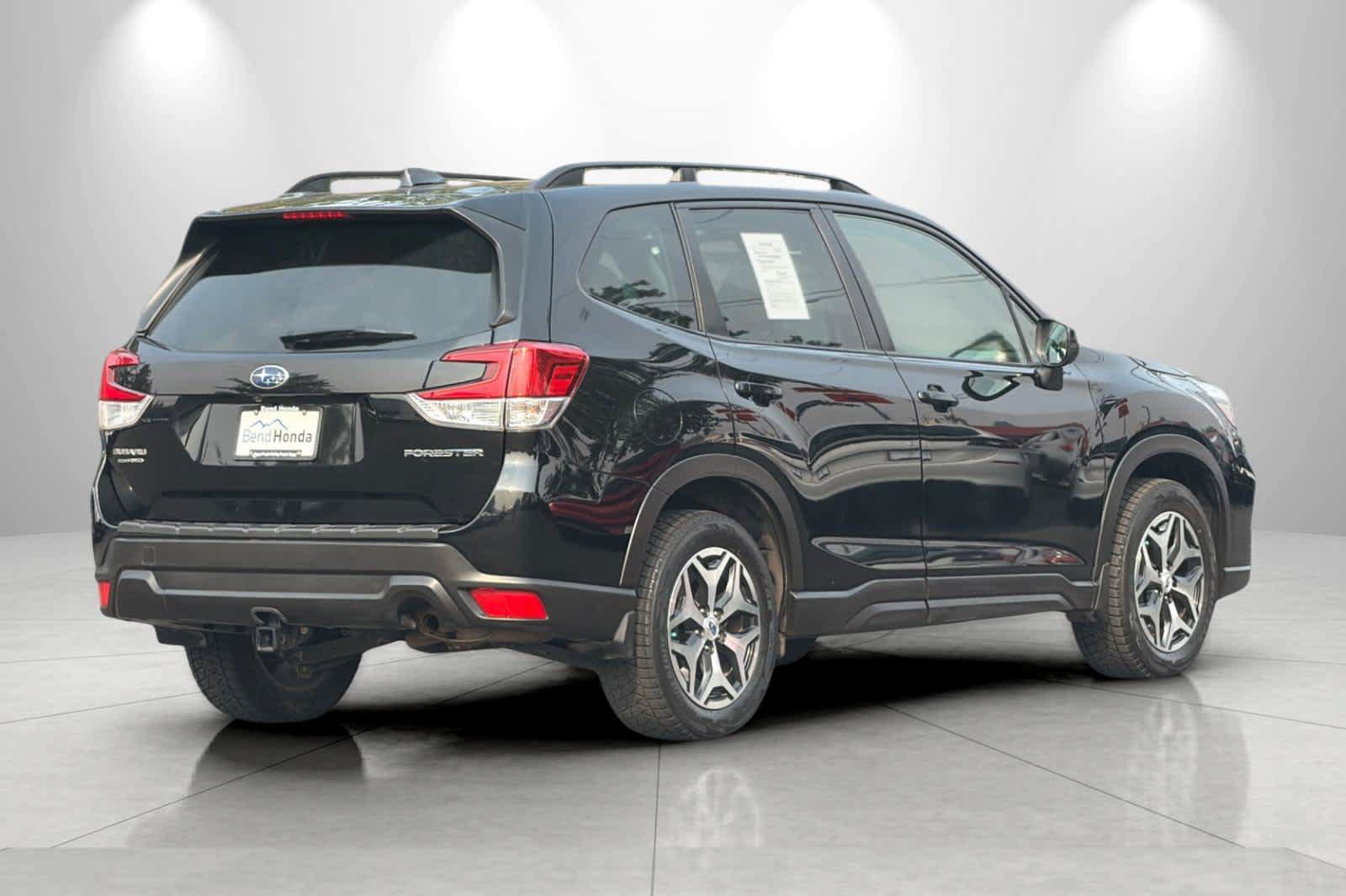 Used 2020 Subaru Forester Premium AWD/4WD image 2