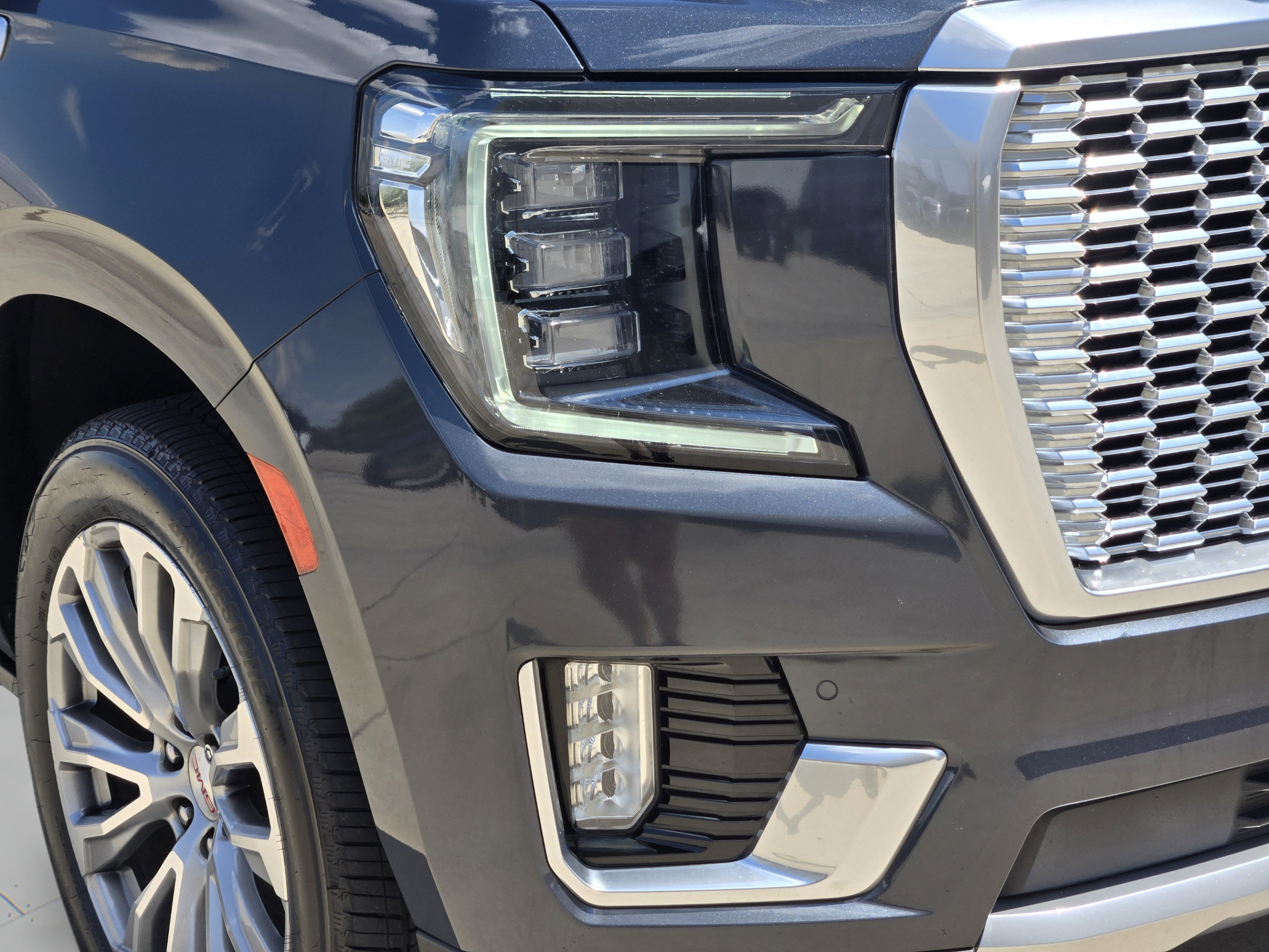 Used 2022 GMC Yukon Denali w/ Denali Premium Package AWD/4WD image 30