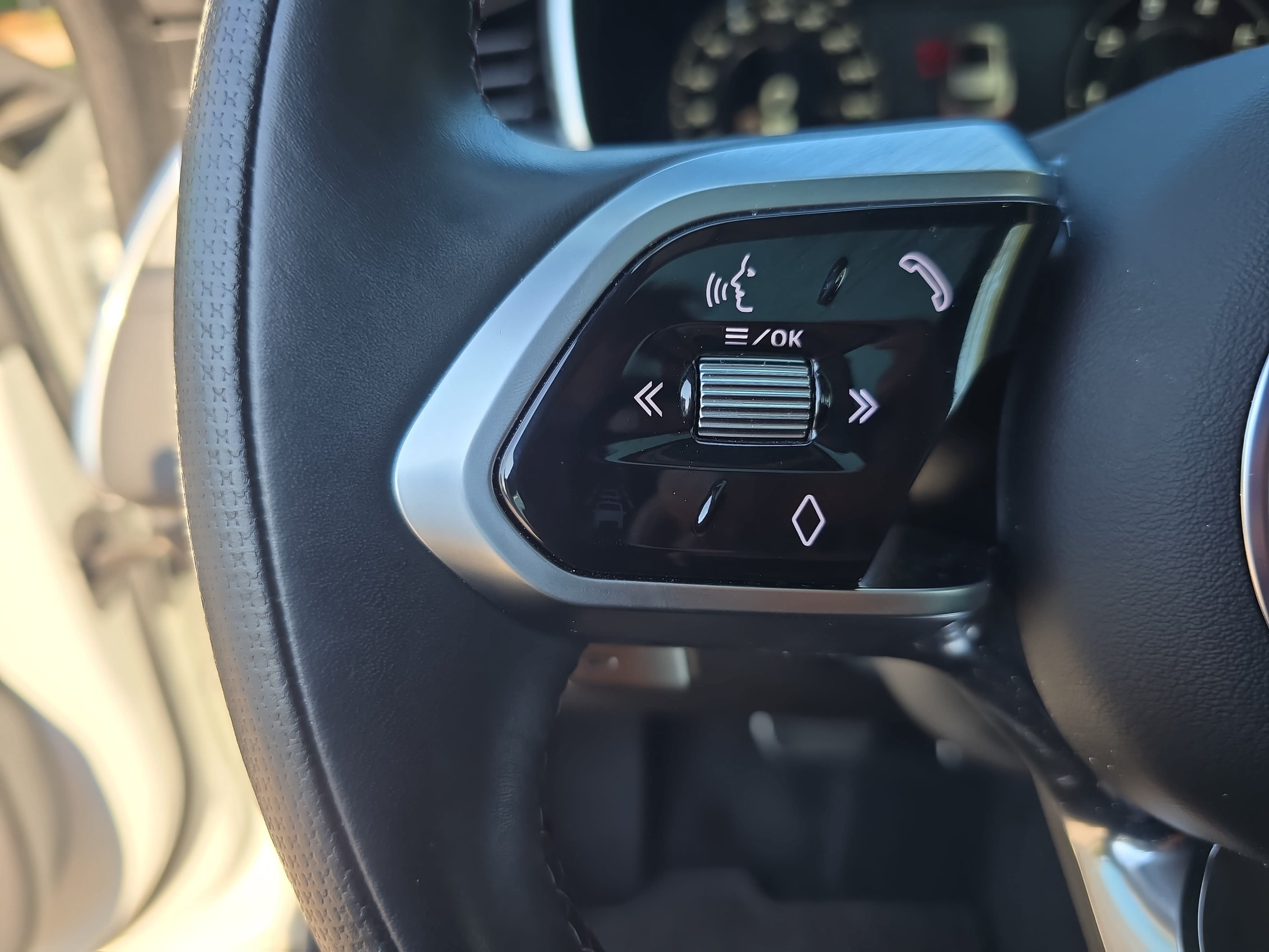 Certified 2023 Jaguar F-PACE SVR AWD/4WD image 17