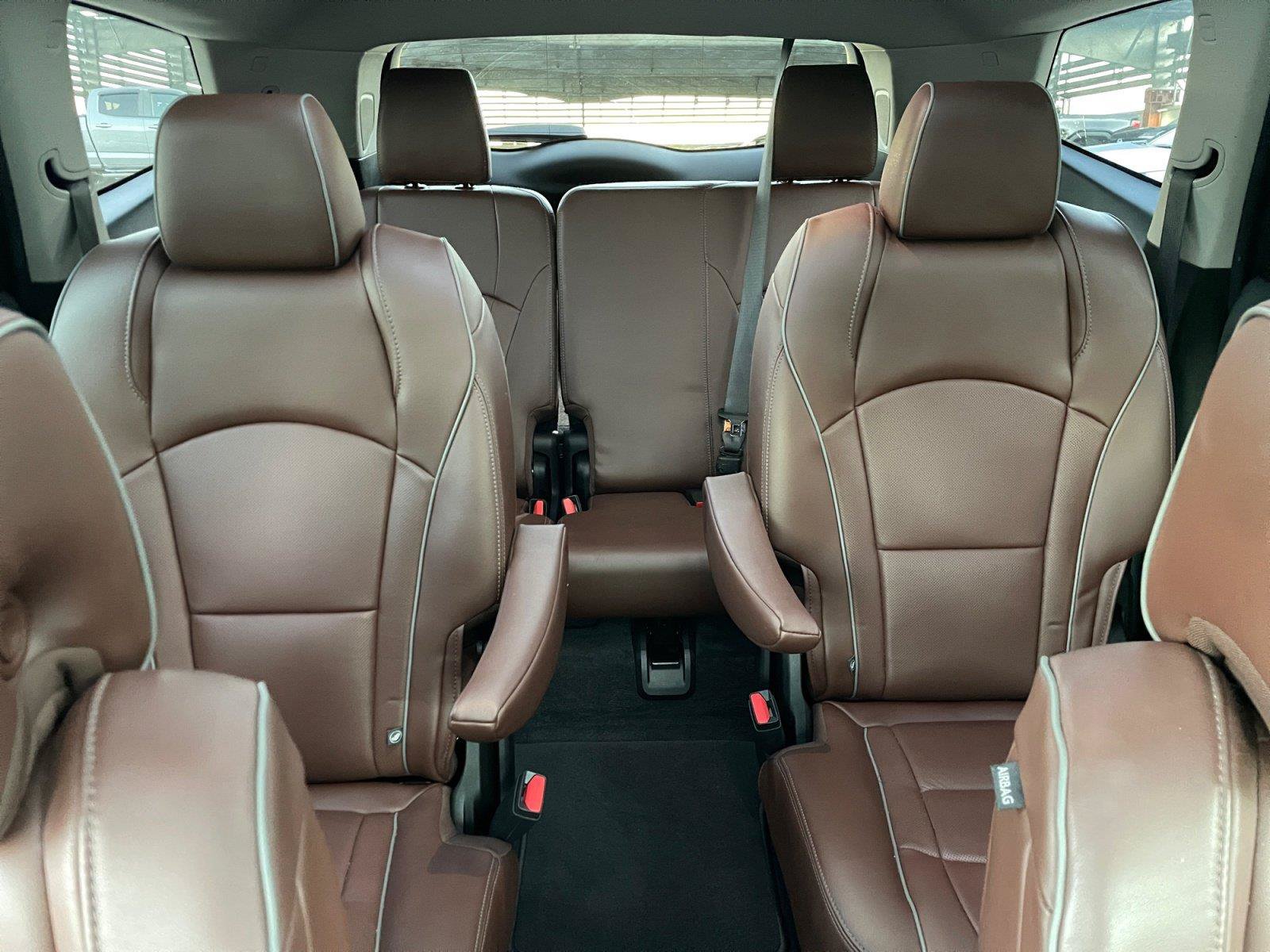 Used 2019 Buick Enclave Avenir w/ Avenir Technology Package AWD/4WD image 17