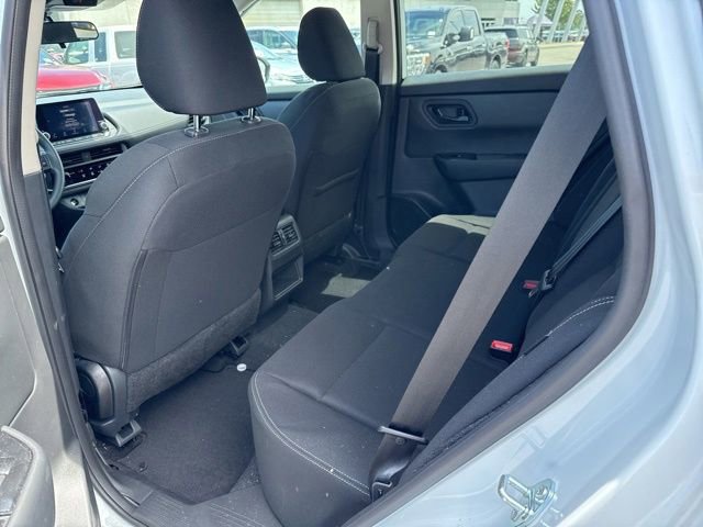 Used 2025 Nissan Rogue S FWD image 19