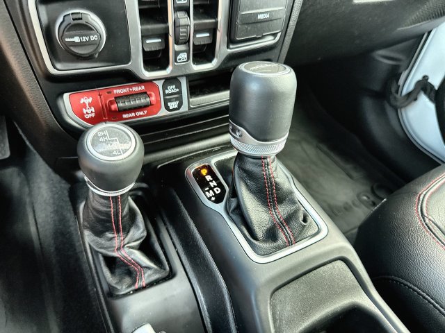 Used 2023 Jeep Gladiator Rubicon w/ Cold Weather Group AWD/4WD image 20
