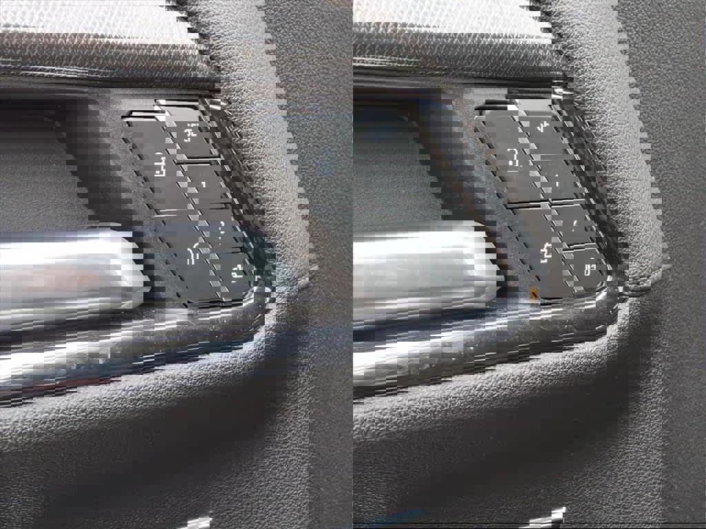 Used 2024 GMC Sierra 1500 AT4 w/ Technology Package image 12