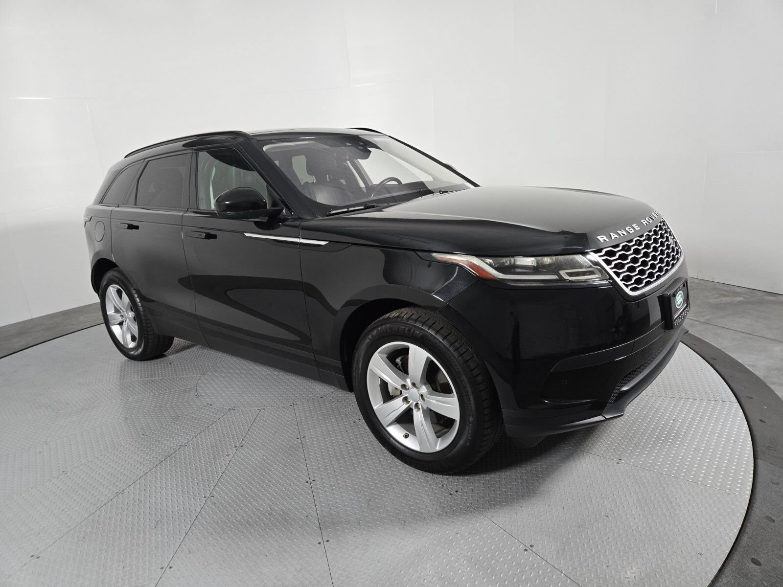 Used 2019 Land Rover Range Rover Velar S AWD/4WD image 16