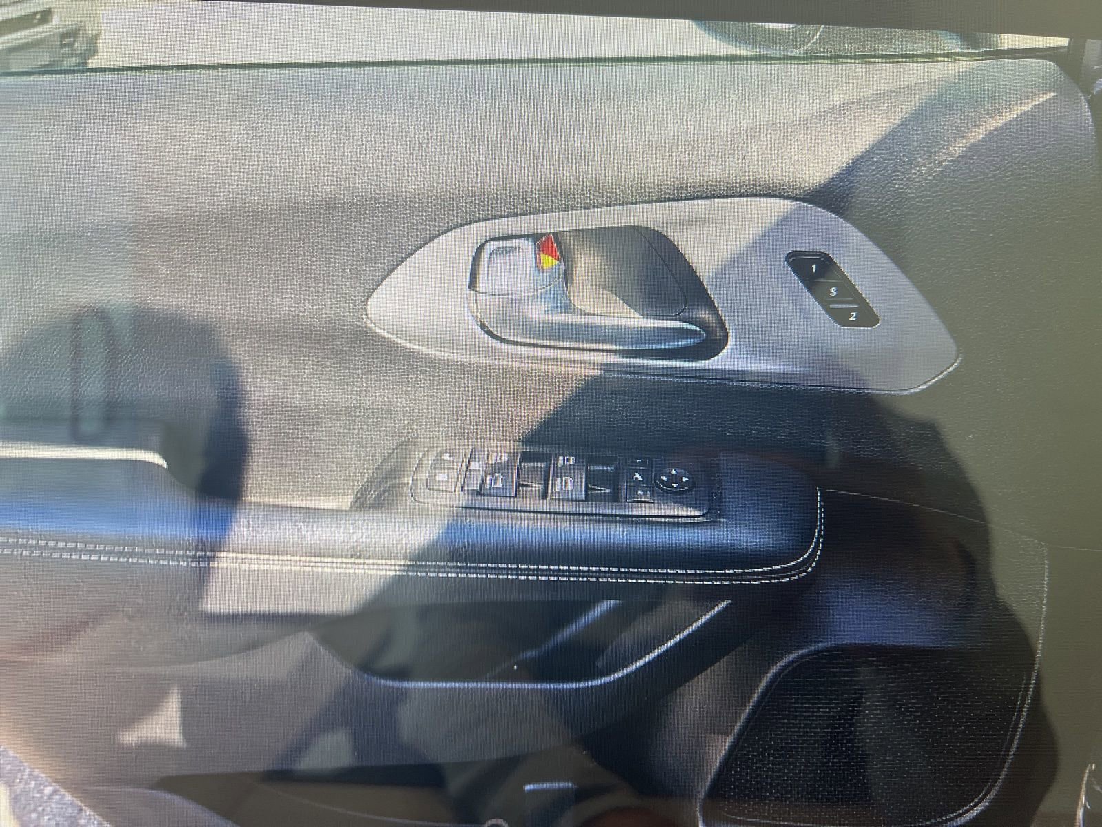 Used 2025 Chrysler Pacifica Limited image 22