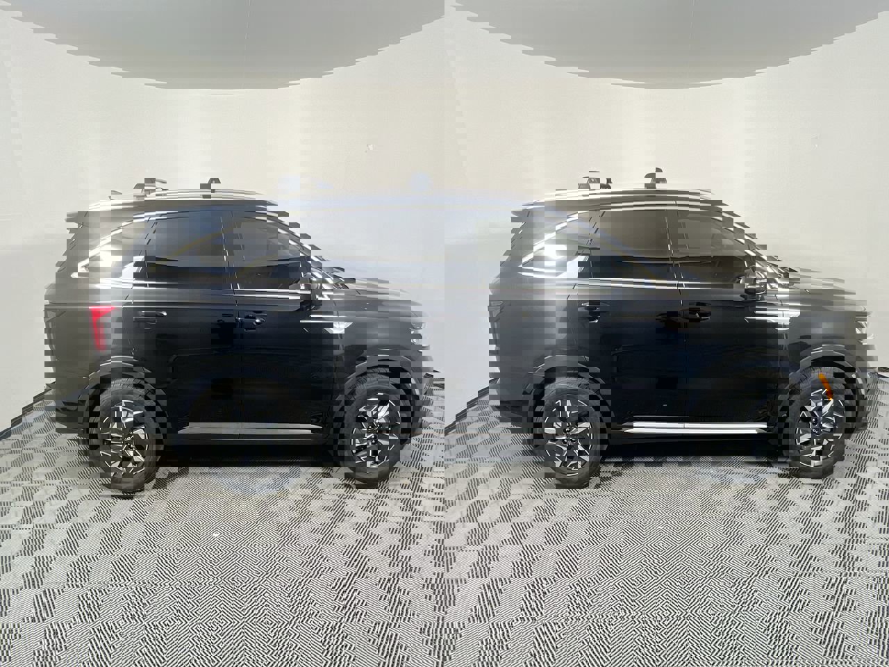 Used 2022 Kia Sorento S image 2