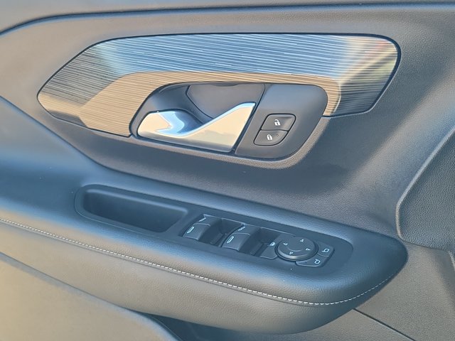 Used 2024 GMC Terrain SLE w/ Driver Convenience Package FWD image 20