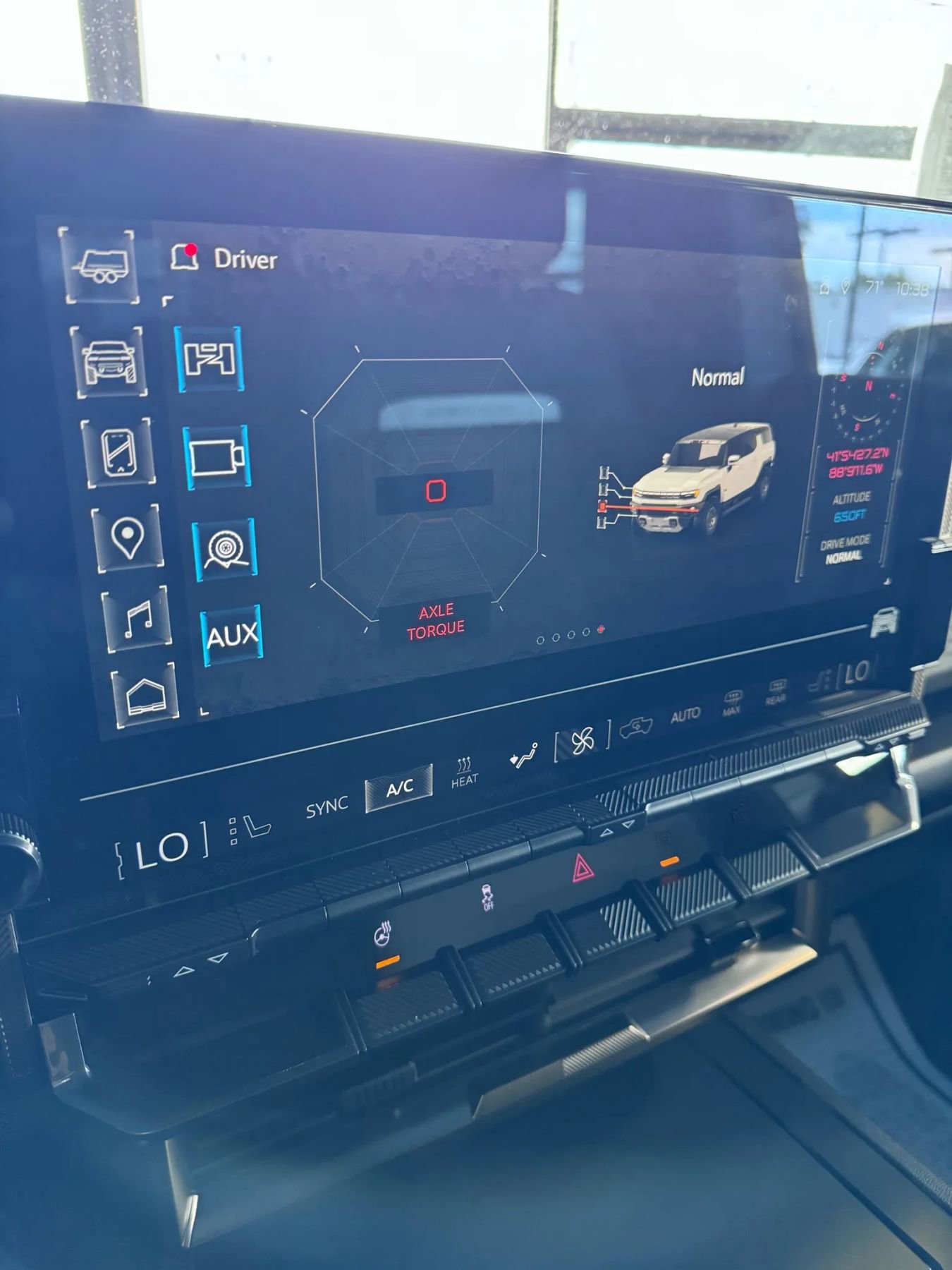 Used 2024 GMC Hummer EV 2X w/ LPO, Illumination Package image 39