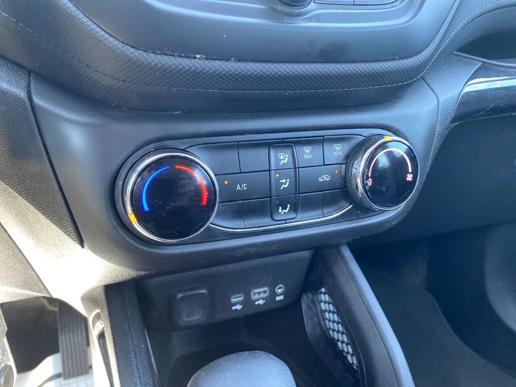 Used 2021 Chevrolet TrailBlazer LS FWD image 18