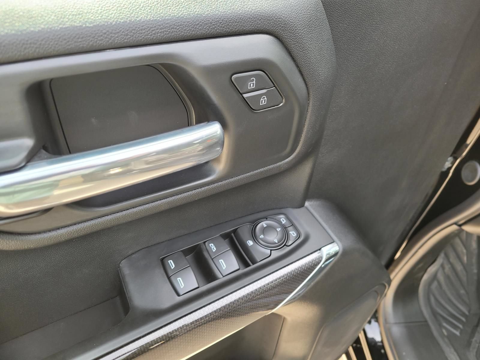 New 2026 Chevrolet Silverado 1500 Custom Trail Boss w/ Midnight Edition AWD/4WD image 13