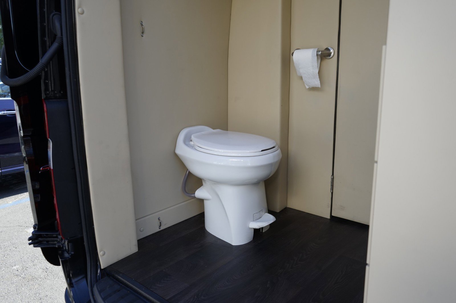 Used 2017 Mercedes-Benz Sprinter 3500 image 34