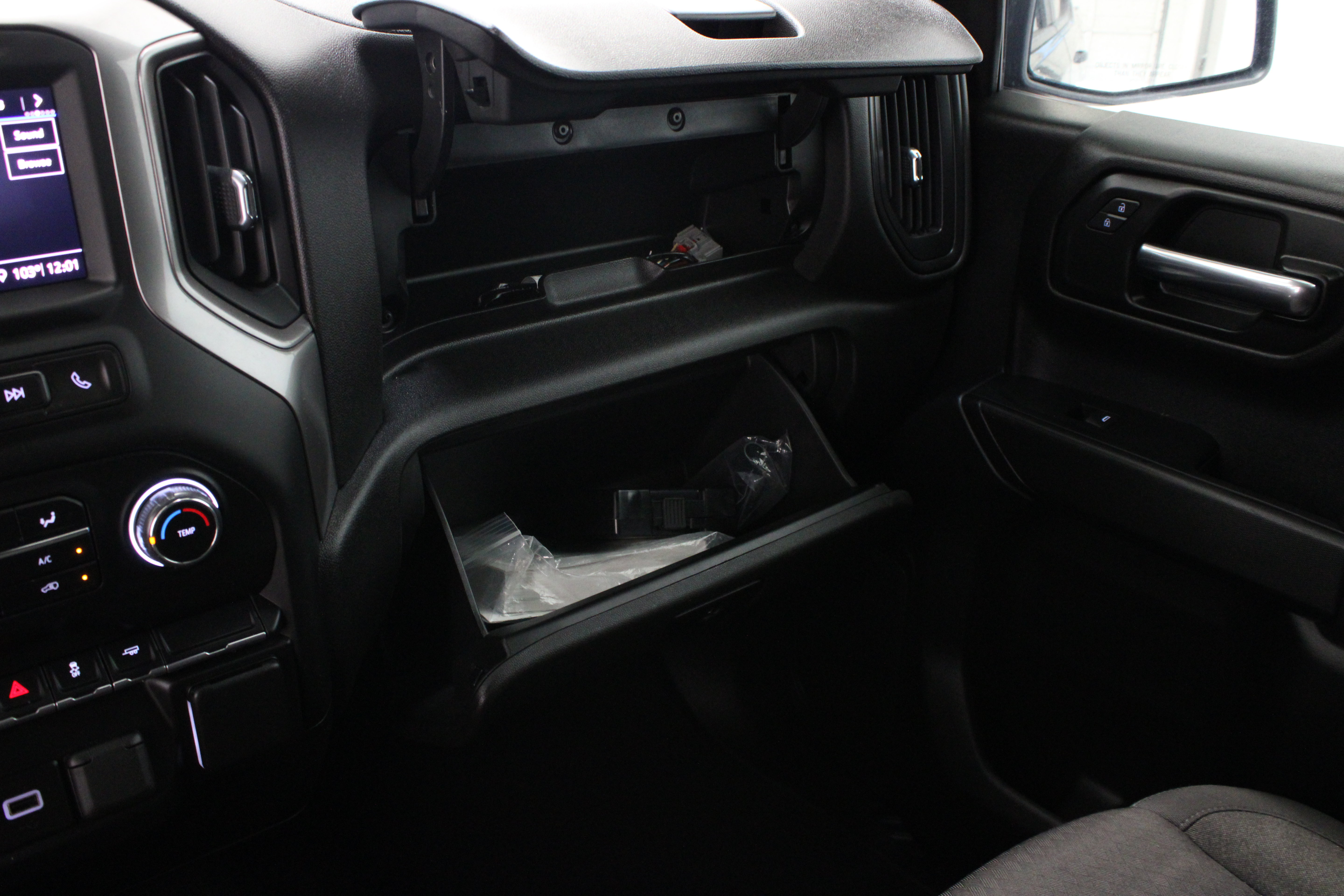 Used 2024 Chevrolet Silverado 1500 Custom RWD image 23