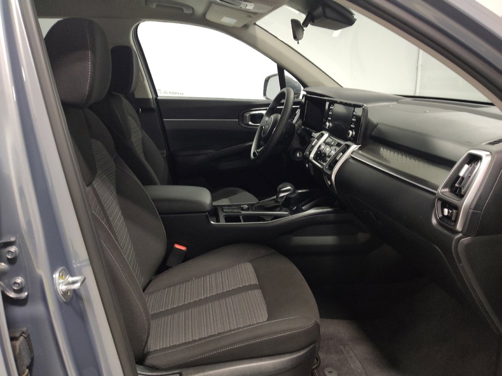 Used 2023 Kia Sorento LX image 21