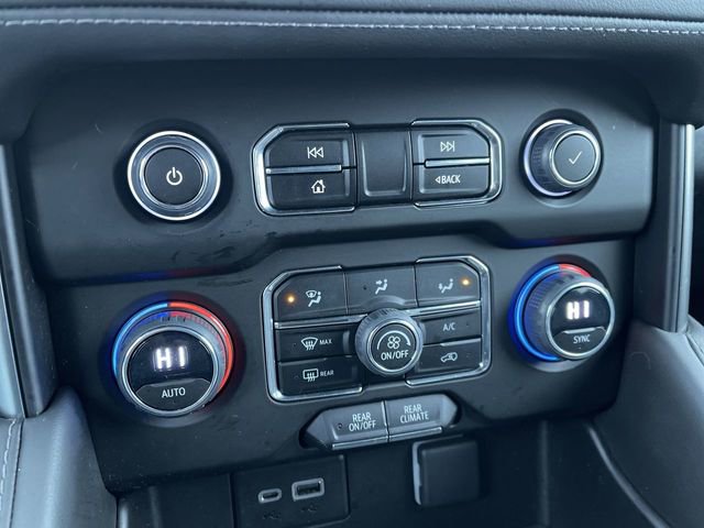 Used 2023 Chevrolet Suburban LS image 34