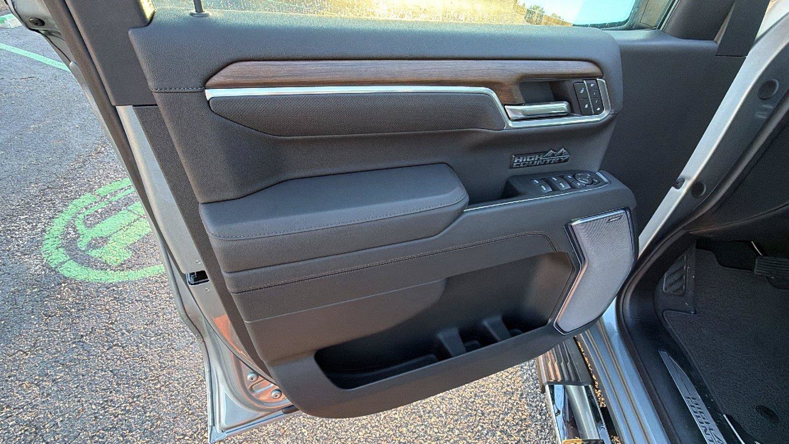 New 2026 Chevrolet Silverado 1500 High Country w/ Z71 Off-Road Package AWD/4WD image 15