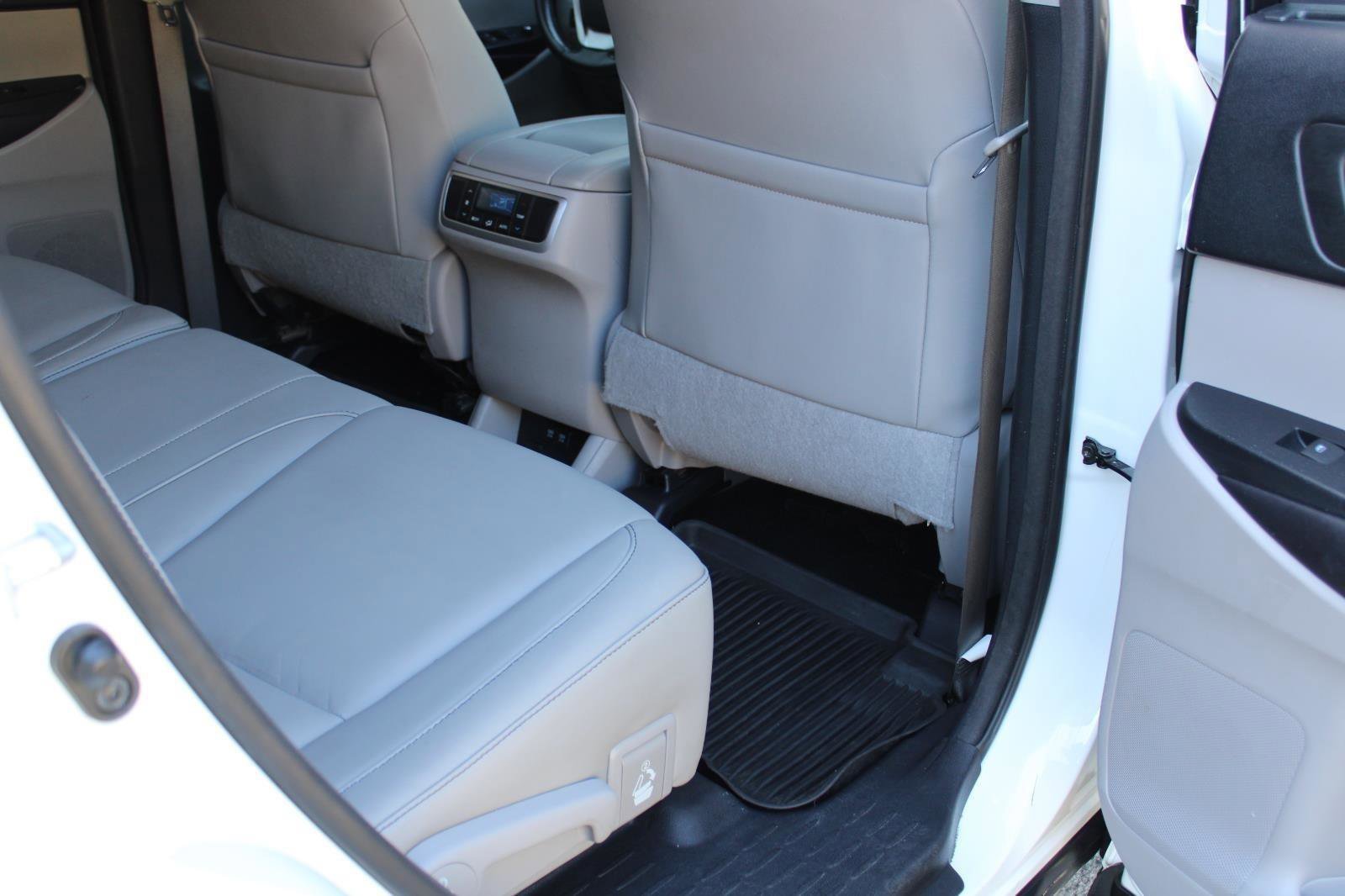 Used 2017 Toyota Highlander XLE image 42