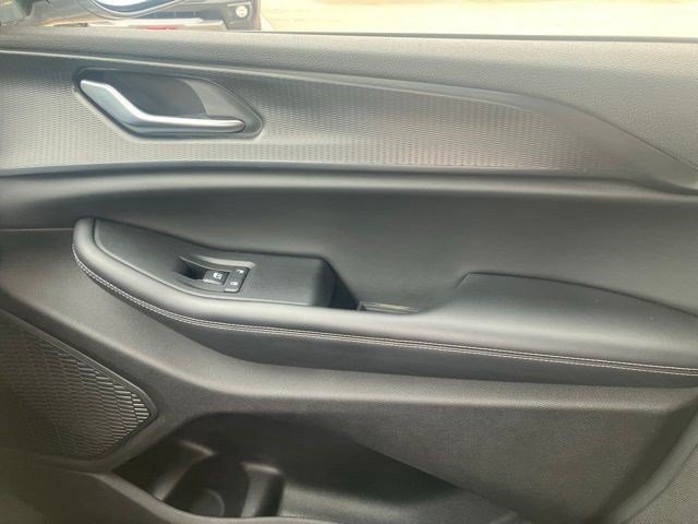 Used 2023 Jeep Grand Cherokee Altitude AWD/4WD image 19