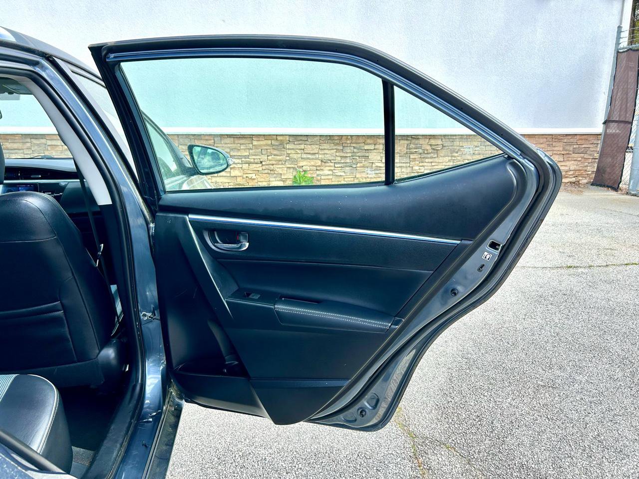 Used 2015 Toyota Corolla S FWD image 18