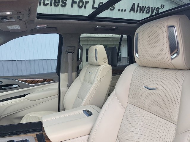Used 2021 Cadillac Escalade Premium Luxury Platinum AWD/4WD image 7
