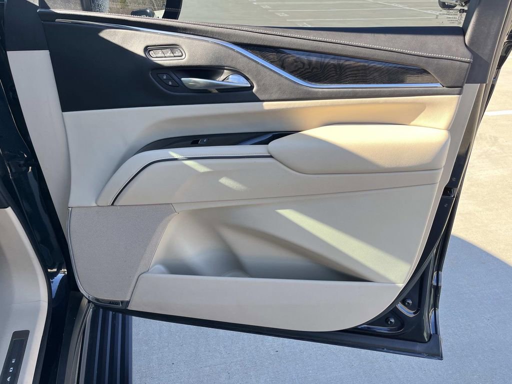 Certified 2021 Cadillac Escalade Premium Luxury w/ Driver Assist Tech Package image 24