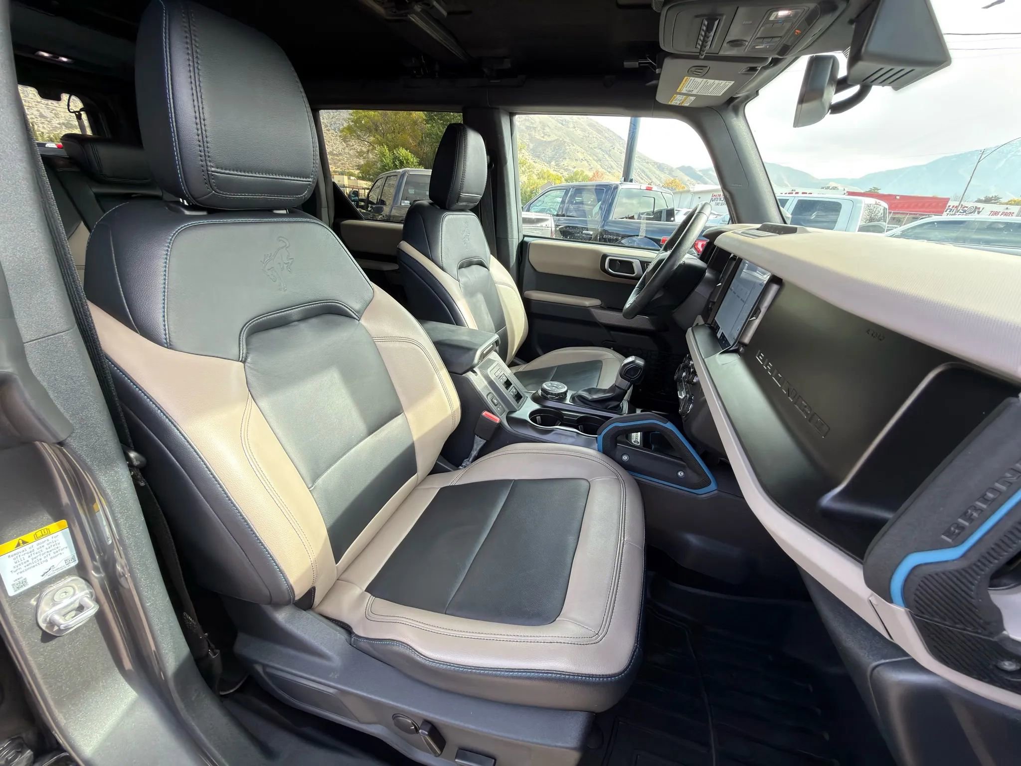 Used 2022 Ford Bronco Wildtrak image 5