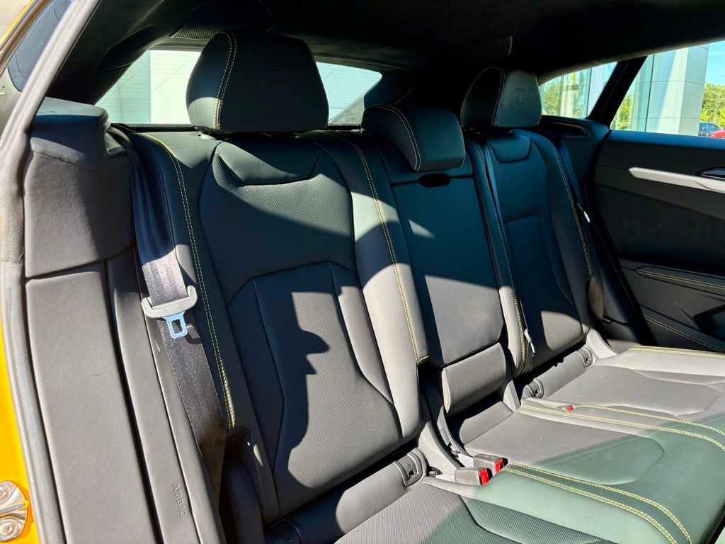 Used 2022 Lamborghini Urus image 29