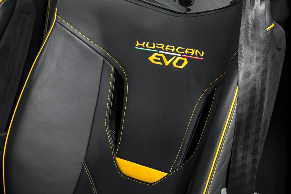 Used 2022 Lamborghini Huracan EVO RWD image 21