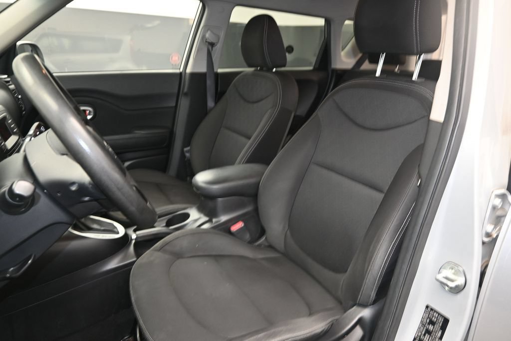 Used 2015 Kia Soul FWD image 17