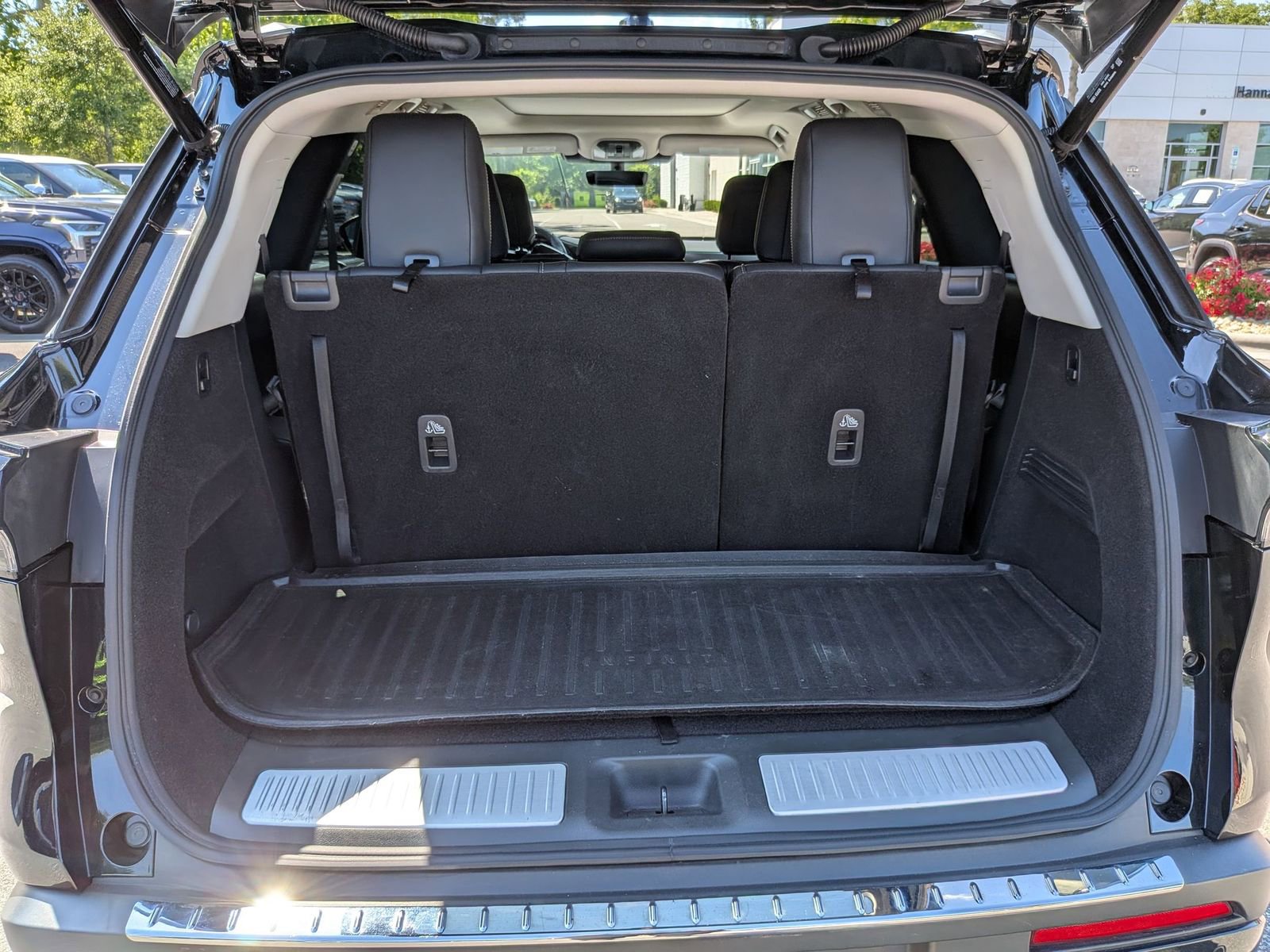 Used 2023 INFINITI QX60 Luxe w/ Cargo Package AWD/4WD image 34