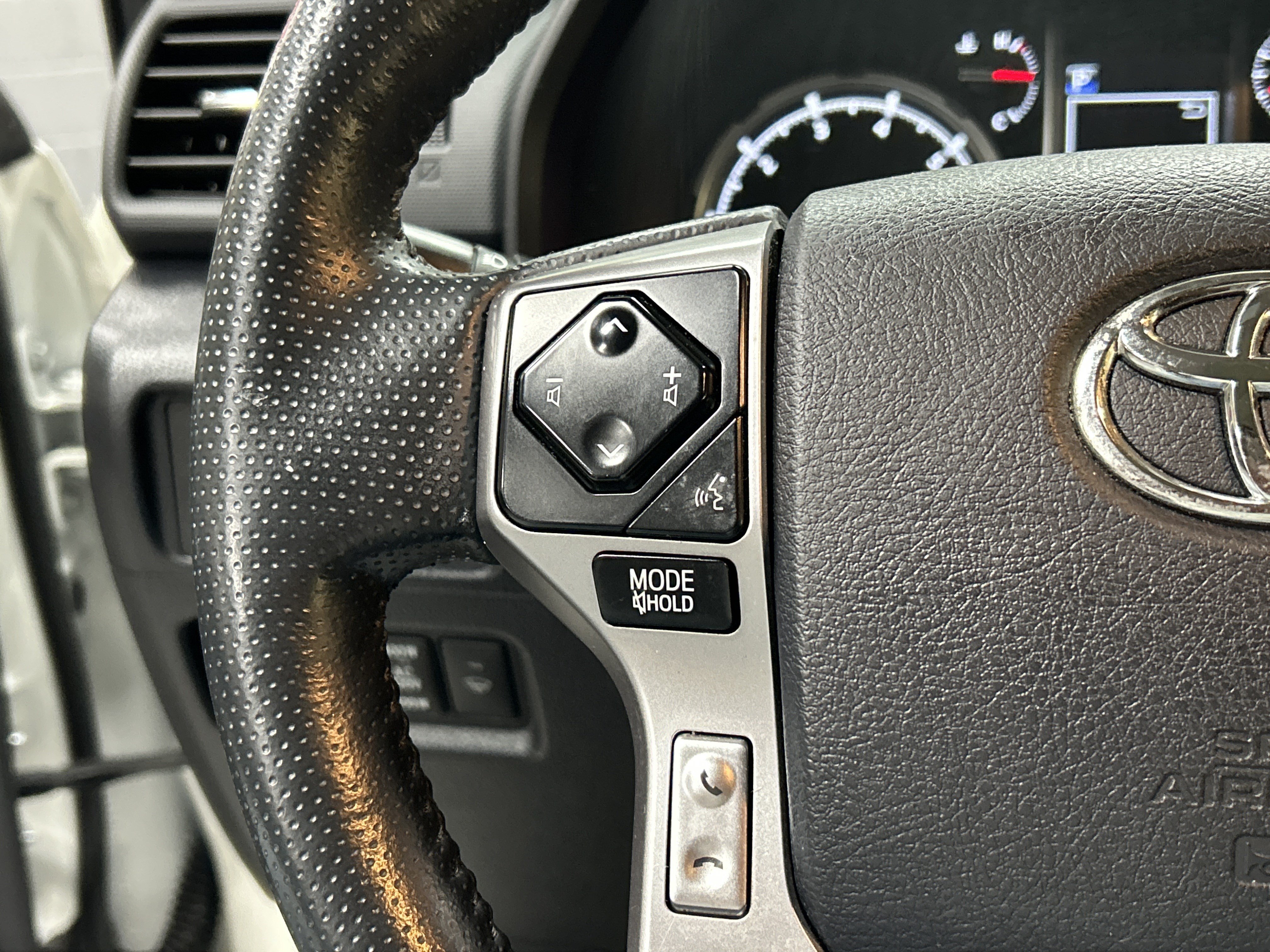 Used 2023 Toyota 4Runner Limited AWD/4WD image 19