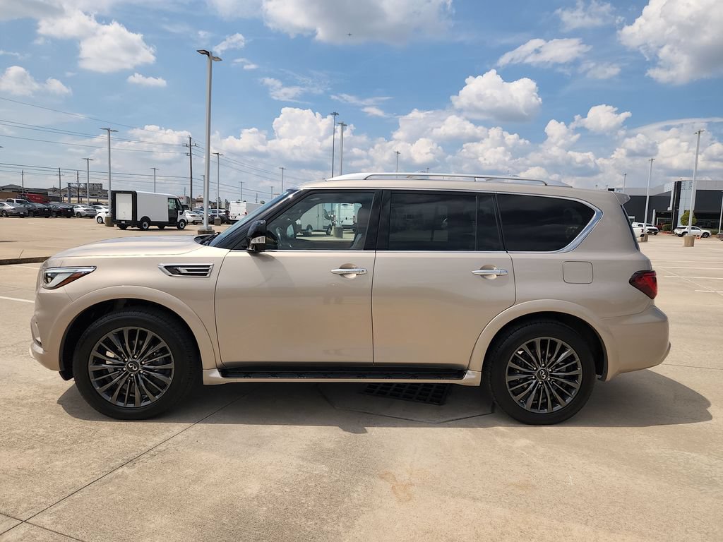 Used 2024 INFINITI QX80 Sensory AWD/4WD image 8