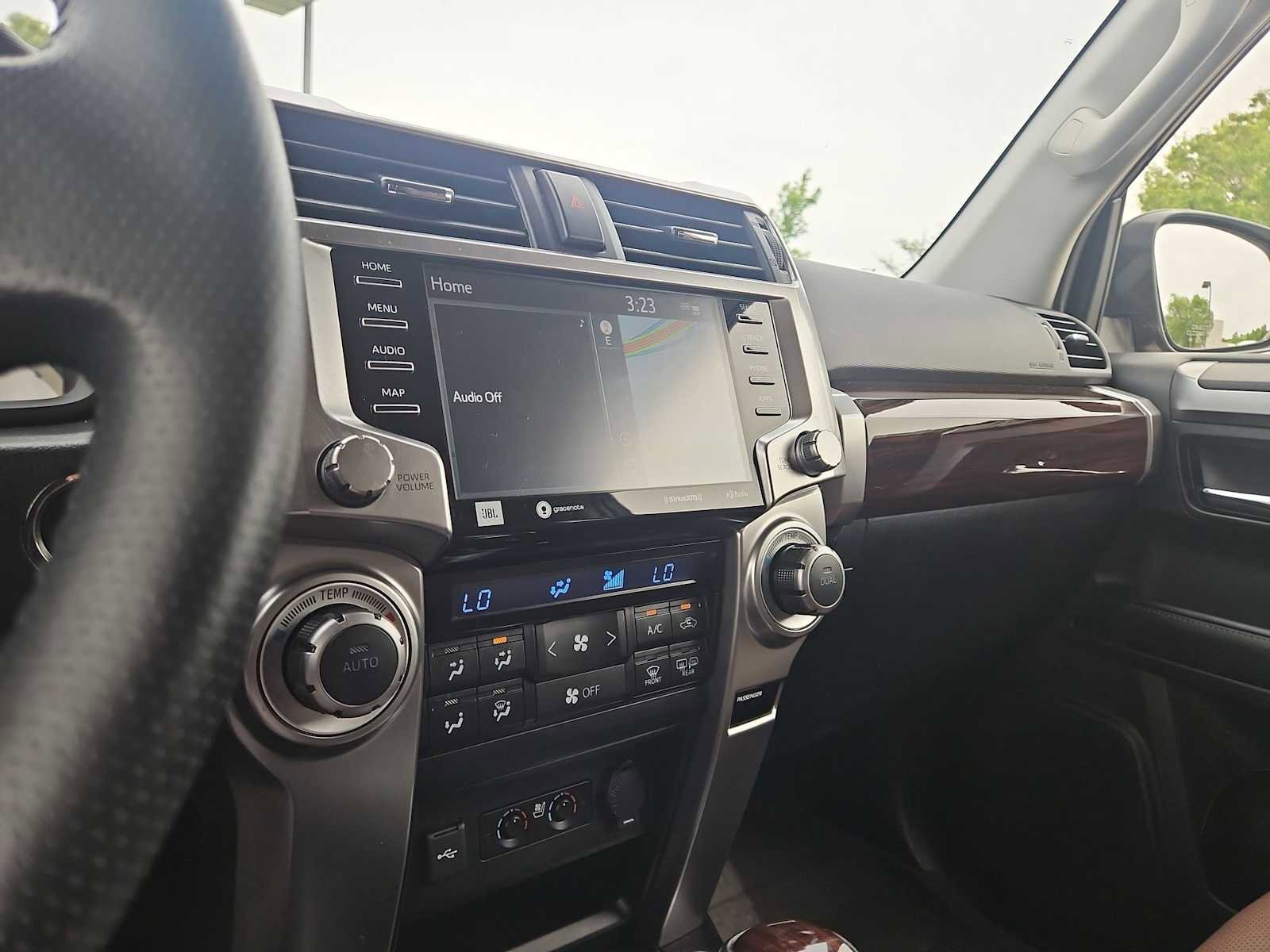 Used 2022 Toyota 4Runner Limited AWD/4WD image 29