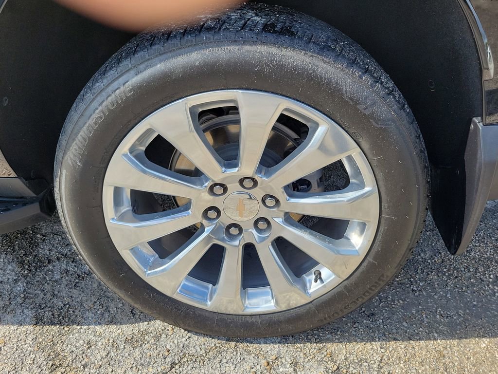 Used 2023 Chevrolet Suburban Premier w/ Advanced Technology Package image 9