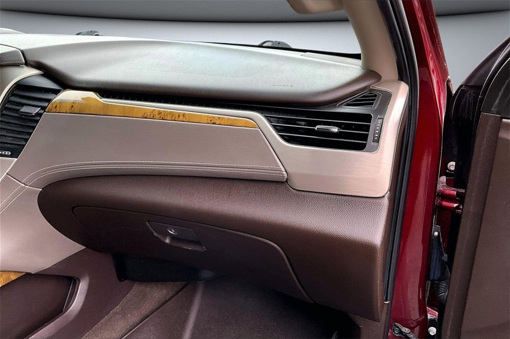 Used 2017 GMC Yukon Denali w/ Open Road Package image 27