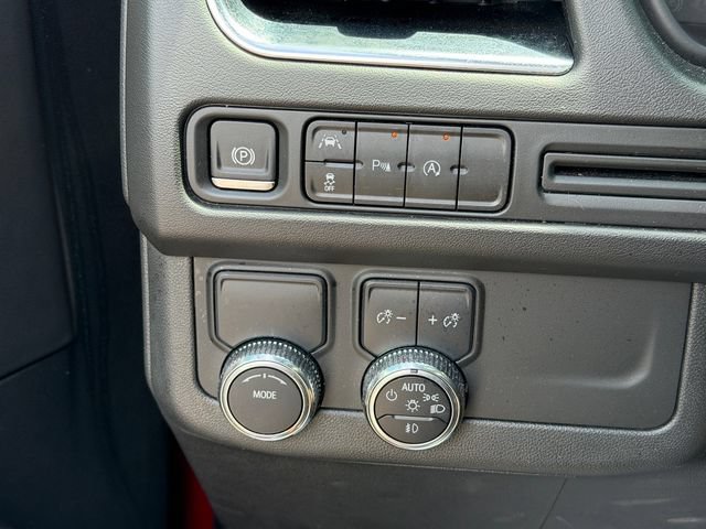 Certified 2024 GMC Yukon SLT RWD image 30