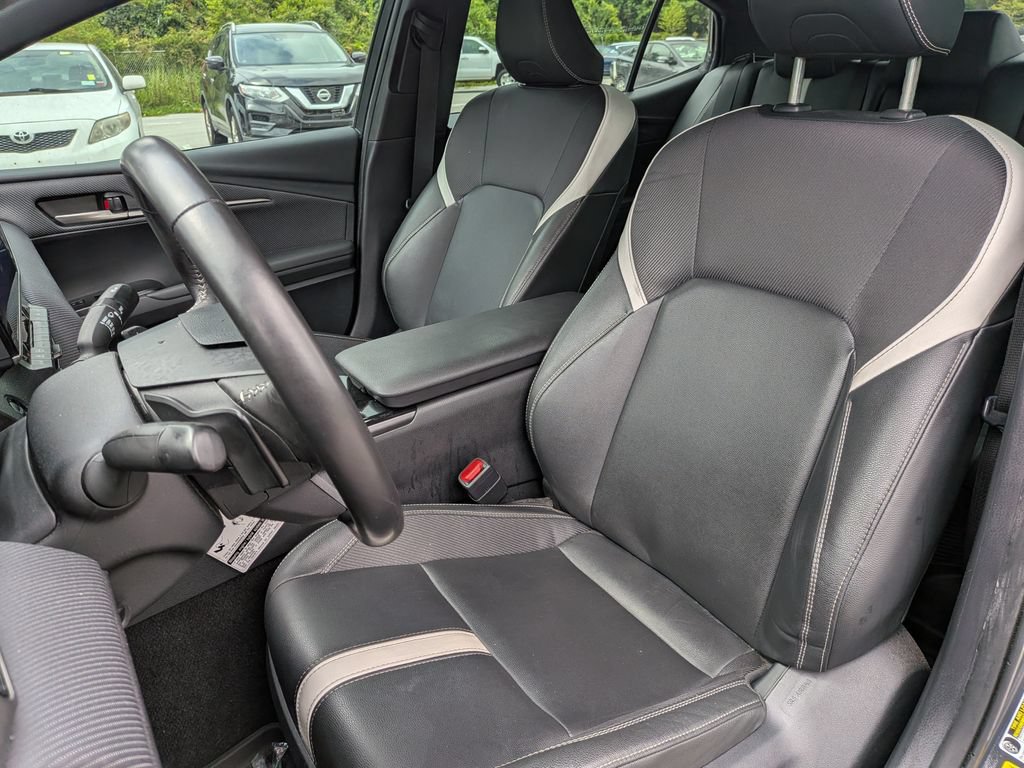 Used 2025 Toyota Camry SE w/ Multimedia Upgrade Package FWD image 11