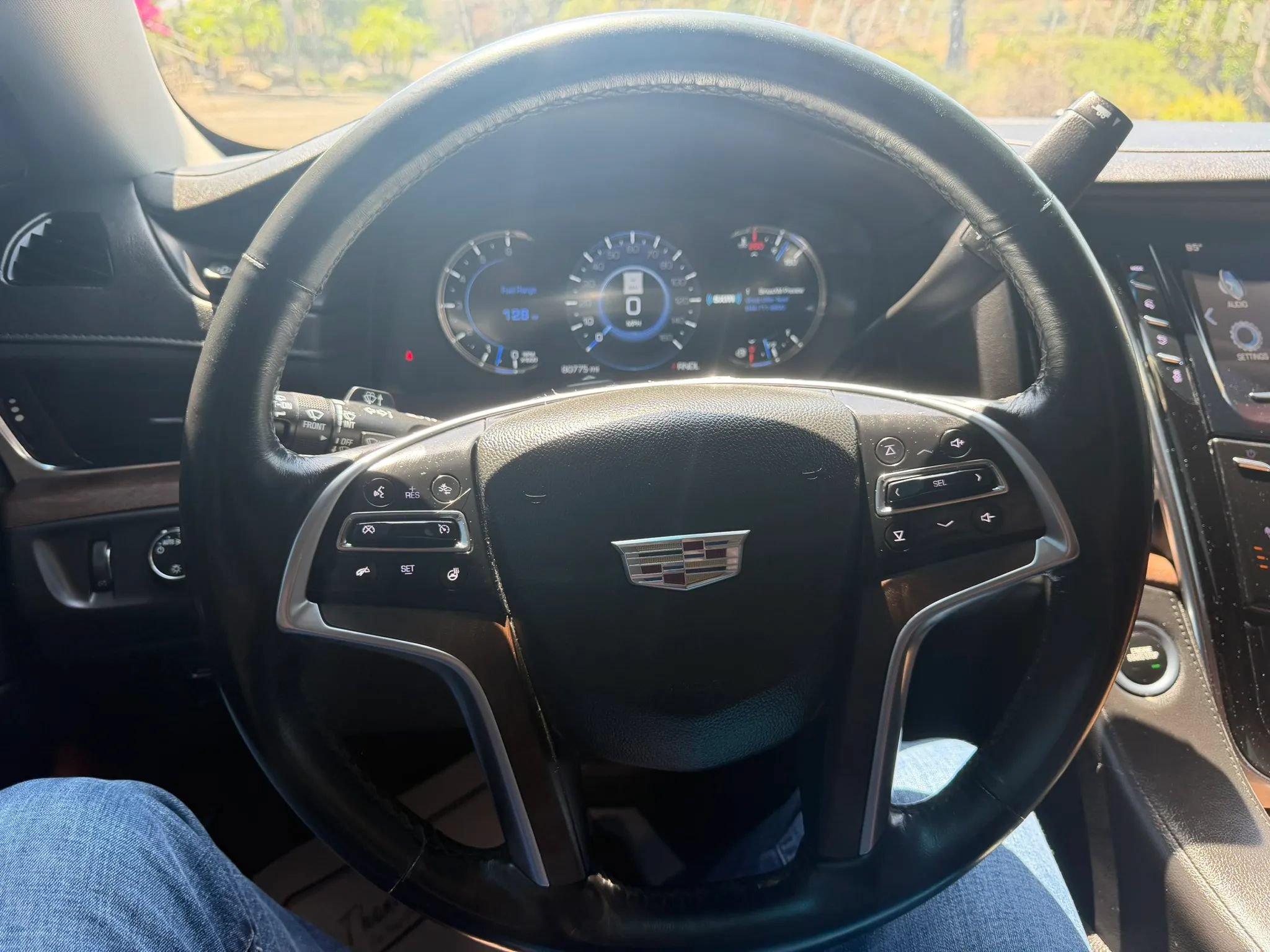 Used 2017 Cadillac Escalade Premium Luxury AWD/4WD image 24