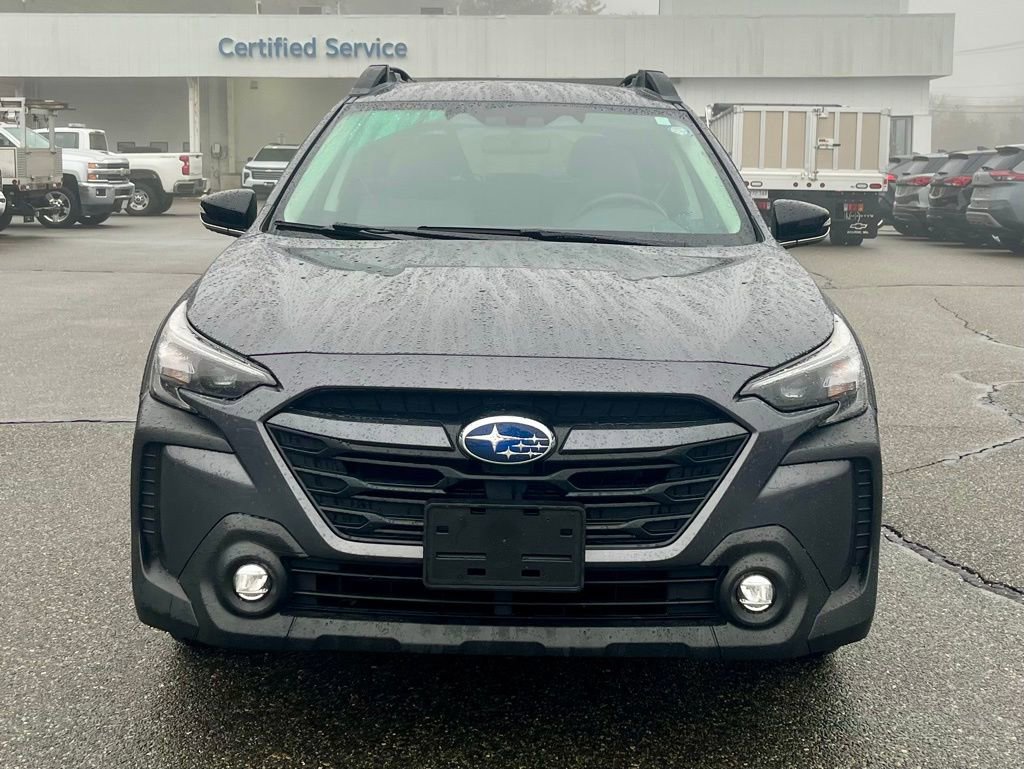 Used 2025 Subaru Outback Premium image 9