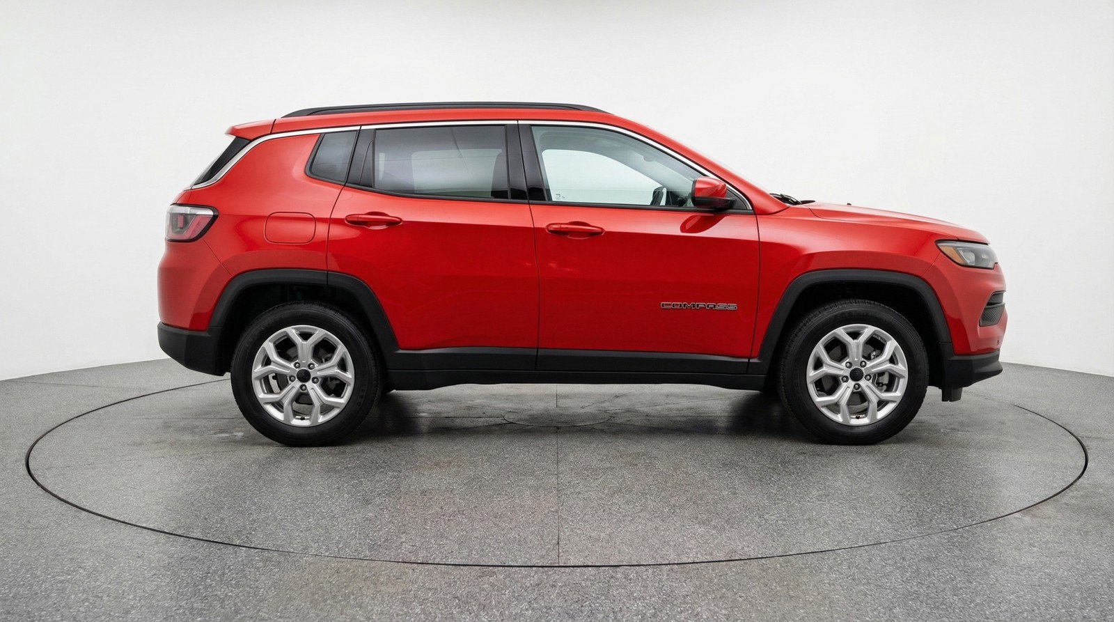 Used 2025 Jeep Compass Latitude image 9