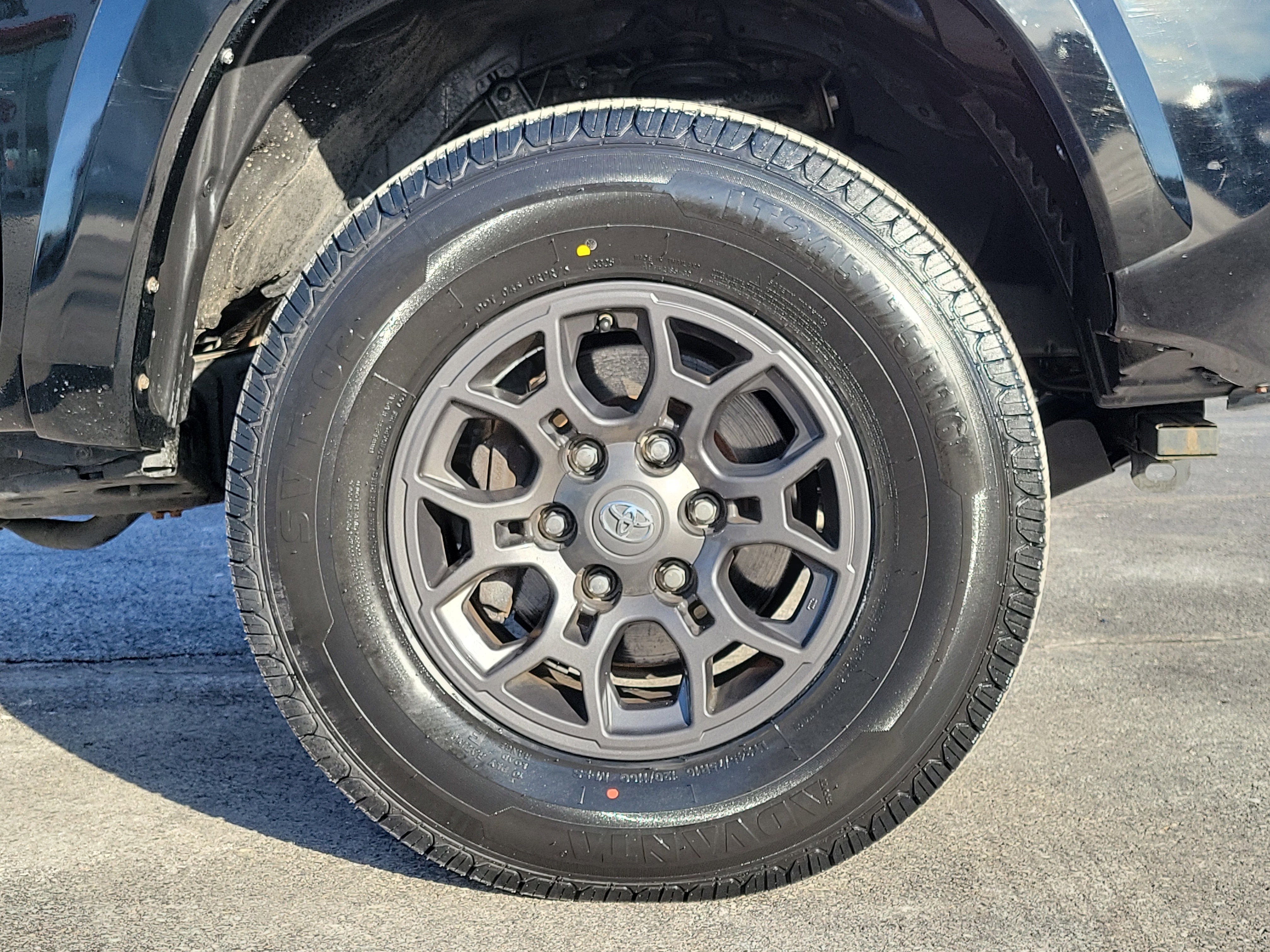 Used 2017 Toyota Tacoma SR5 image 5