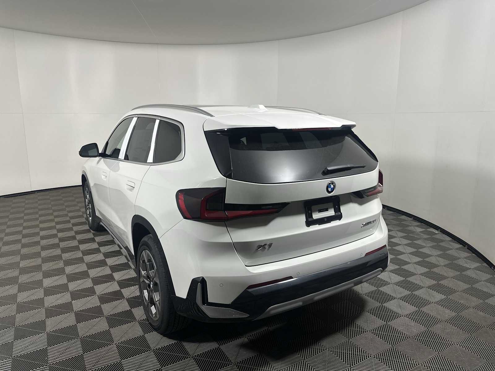 New 2026 BMW X1 xDrive28i w/ Convenience Package image 3