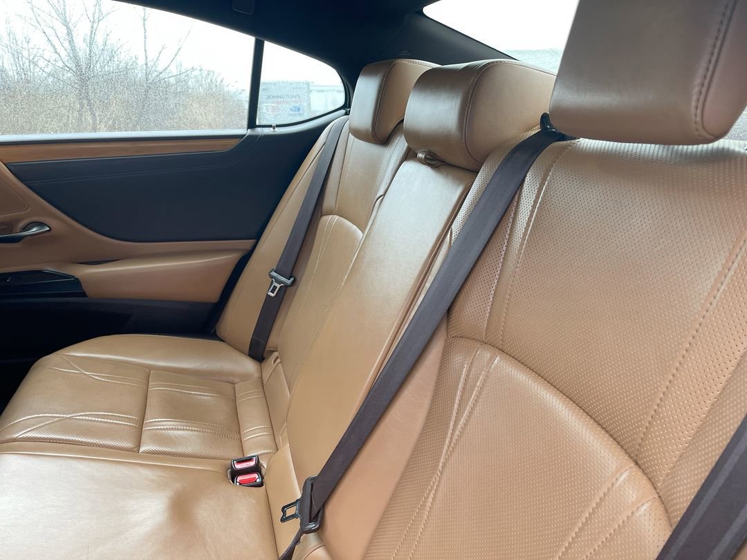 Used 2019 Lexus ES 300h w/ Accessory Package FWD image 9